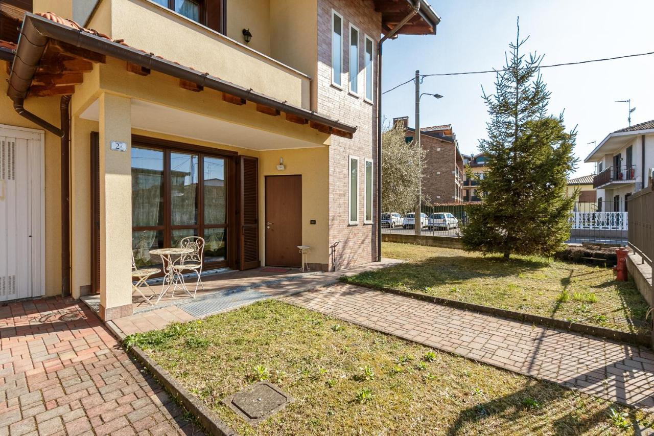 Le Quattro Stelle Villa Cardano Al Campo Exterior foto